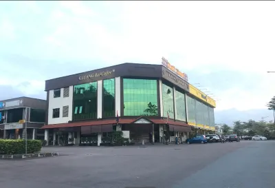 Capital O Rail Hotel Hotel di Kluang
