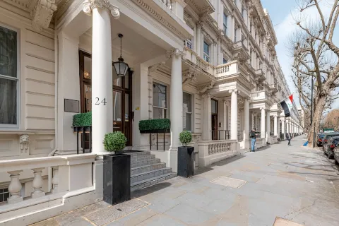 Queensgate Court