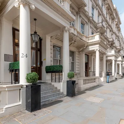 Queensgate Court Hotels near Baden-Powell House