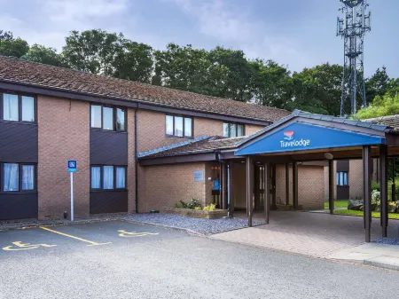 Travelodge Edinburgh Dreghorn Отели рядом с достопримечательностью «Росслинский замок»