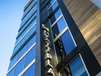 Hyatt Place Washington D.C./National Mall Hotels near Smithsonian National Air and Space Museum