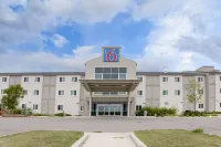 Motel 6 Brandon, MB - 2-Star