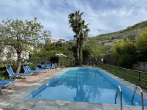Asplanato (Dol160) Hotels in Dolcedo