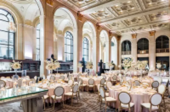 One King West Hotel and Residence