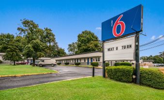 Motel 6 Tinton Falls NJ  Neptune