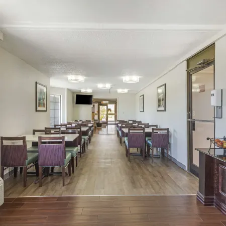 Best Western Athens Inn Отели в г. Лаймстоун