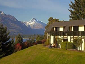 Holiday Inn Queenstown Frankton Road, an IHG Hotel