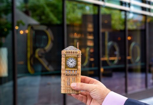 4. 힐튼 런던 타워..