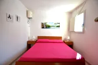 Alba Two-Room Air-Conditioned Holiday Home for 4 Guests - balcony