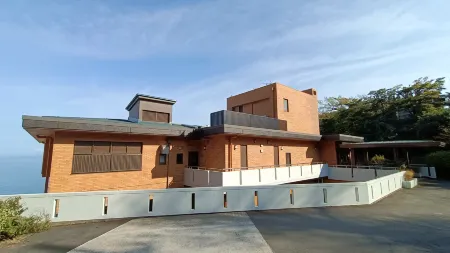 Hotel Breezebay Atami Annex Отели рядом со станцией Атами