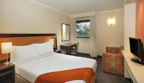 StayEasy Rustenburg - Hot Tub