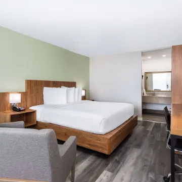 Ramada by Wyndham Altamonte Springs Near I-4