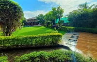 Red Stone Resort