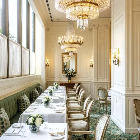 The Westgate Hotel Отели рядом с достопримечательностью «Стадион «Петко-Парк»»