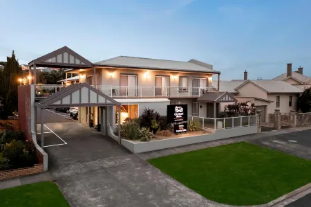 City Heart Motel Warrnambool Отели в г. Уоррнамбул