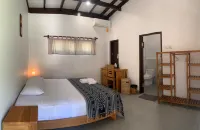 Balong Balong Surf Bungalows & Restaurant Hotels in Sekongkang