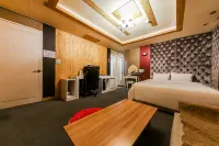 Manhattan Hotel - Pet friendly