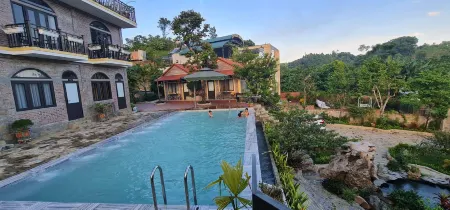 The Loli Hill Homestay Отели в г. Nho Quan