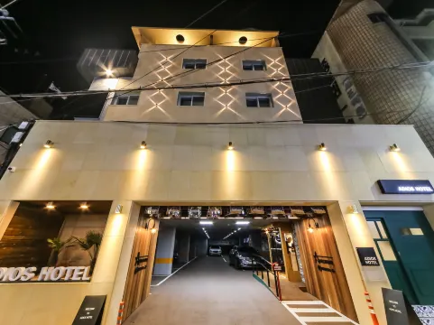 Tongyeong Adios Hotel - 통영시