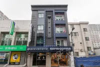 Brown-Dot Hotel Hotels in 