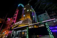Manhattan Hotel