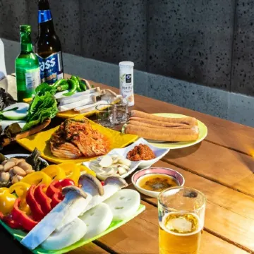 Ganghwa Hemingway Spa Pension Отели рядом с достопримечательностью «Хвадо-тондэ»