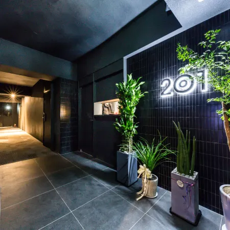 Bangbae Hotel 2001 Отели рядом с достопримечательностью «Станция метро Dongjak»