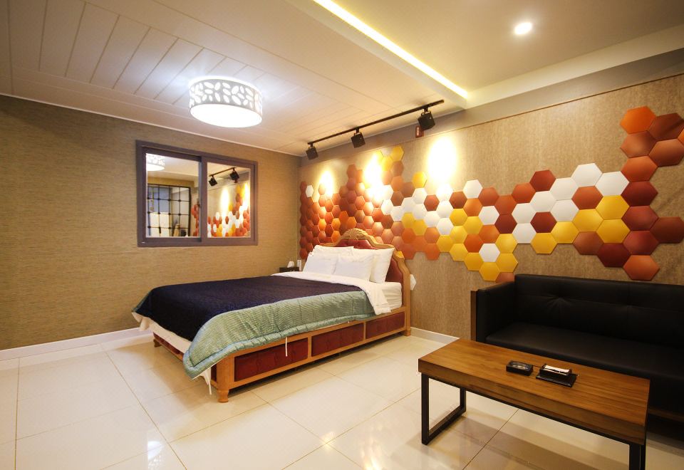 익산 필 무인텔 객실