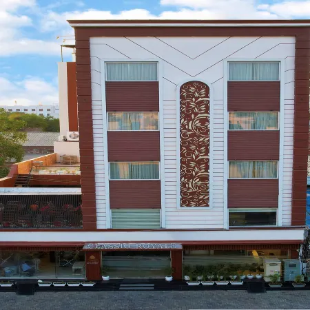 Classio Royale by iO Hotels Near Golden Temple Отели рядом с достопримечательностью «Храм международного общества сознания Кришны»
