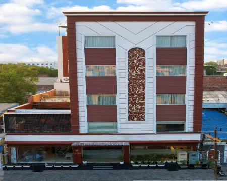 Classio Royale by iO Hotels Near Golden Temple Отели рядом с достопримечательностью «Хармандир-Сахиб»