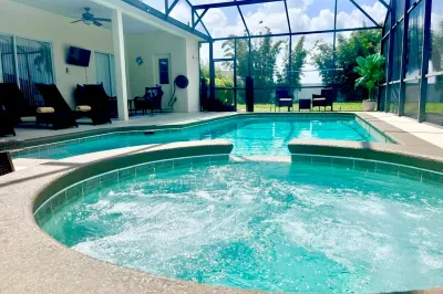 5 Bedroom Executive Home with Private Pool and Spa Hotels near Publix Super Market at Champions Gate Village