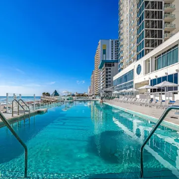 Daytona Grande Oceanfront Resort Отели рядом с достопримечательностью «Выставочный и конгресс-центр Ocean Center»