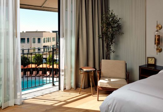 5. 더 글로벌 앰배..