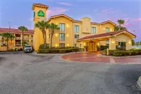 La Quinta Inn by Wyndham Orlando Airport West Hôtels à : Belle Isle
