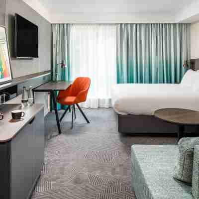 Holiday Inn Manchester Airport Rooms