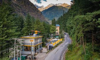 The Hosteller Kasol, Riverside
