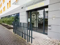B&B HOTEL Frankfurt-Airport Hotels near Schwanheim
