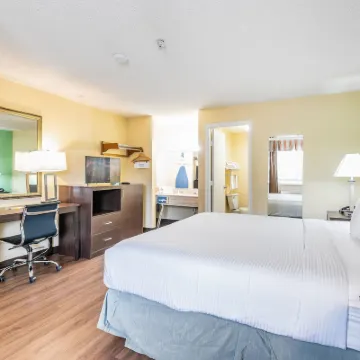 Days Inn by Wyndham Federal Way Hotels near Dash Point Beach