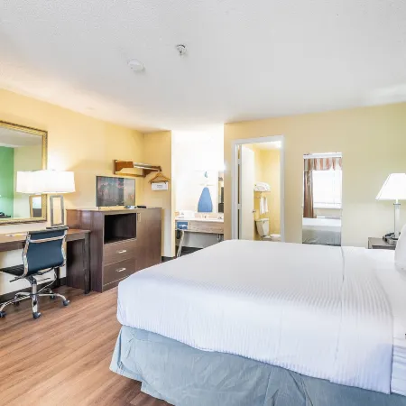 Days Inn by Wyndham Federal Way