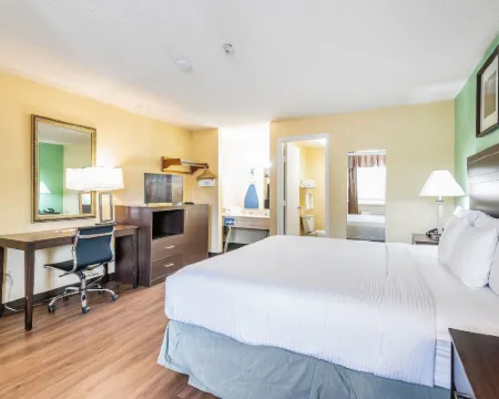 Days Inn by Wyndham Federal Way Hotels in Federal Way