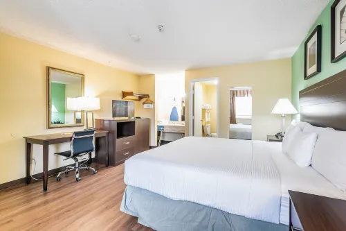 Days Inn by Wyndham Federal Way - Parkplatz