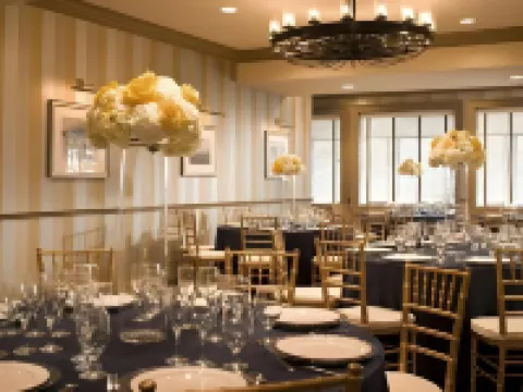 นิวพอร์ตบีช โฮเทลแอนด์สวีทส์