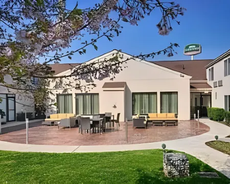 Courtyard Eugene Springfield Hotels in Springfield