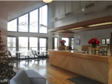 Hawk's Nest Lodge