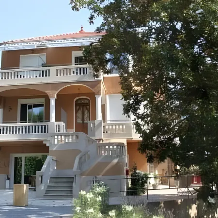 Villa Elisa M