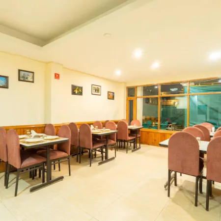Hotel Rising Star with Garden with Private Parking Near to Mall Road