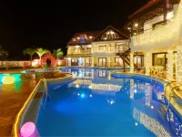The Pool Resort Villa Ichigoichie - maisons de vacances