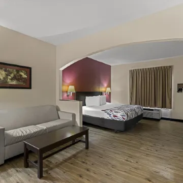 Red Roof Inn & Suites Albany, GA