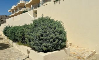 Immaculate 2-Bed Apartment in Makrygialos