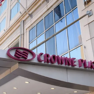 Crowne Plaza CLEVELAND AT PLAYHOUSE SQUARE by IHG Отели рядом с достопримечательностью «Станция метро "Тауэр-сити - Паблик-сквер"»